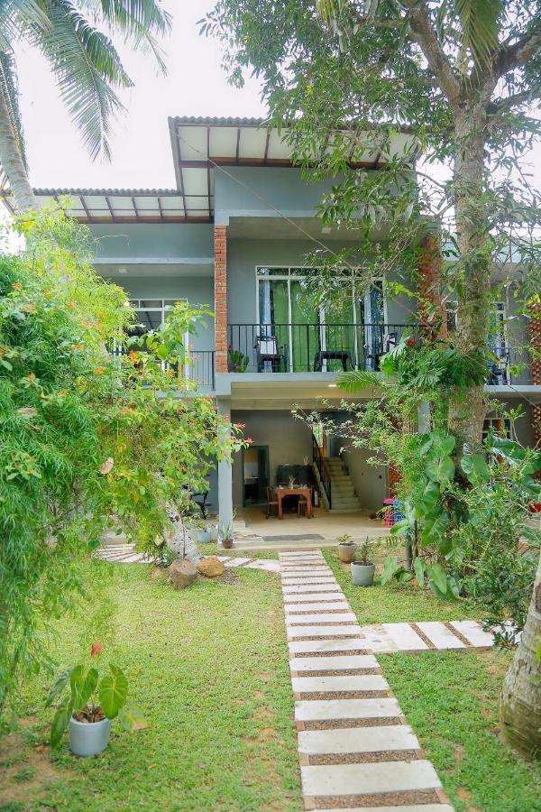 Kurulu Garden Hotel 아훈갈라 외부 사진